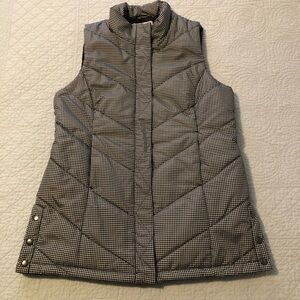 Christopher & Banks long houndstooth quilted vest. Size medium petite.